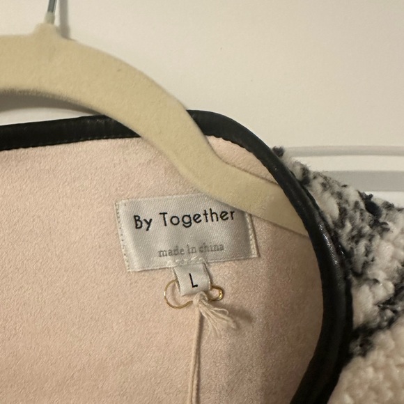 Vici Black and Cream Patterned Teddy Jacket - Picture 2 of 4